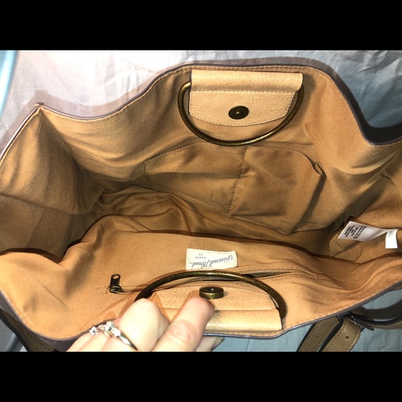 Universal Thread Handbag - Picture 4 of 5